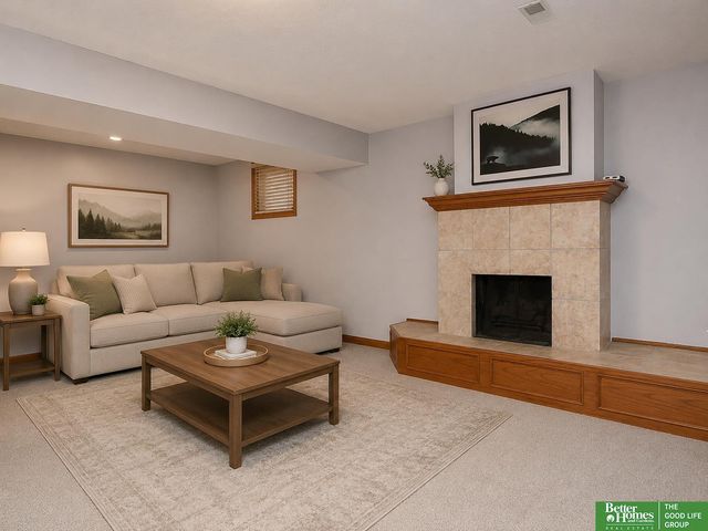 5706 S 151st Street, Omaha, NE 68137