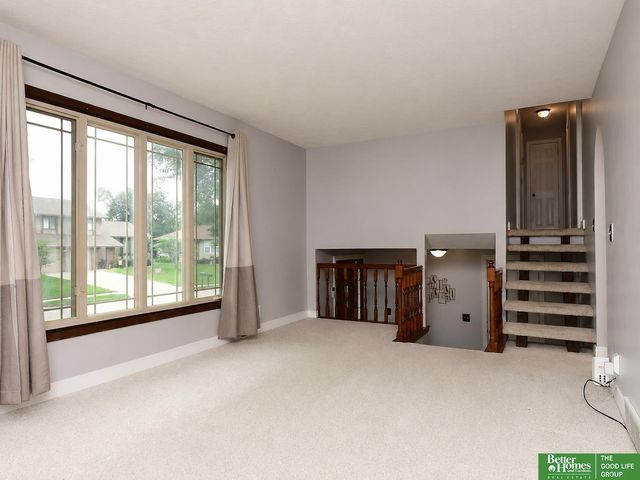 5706 S 151st Street, Omaha, NE 68137