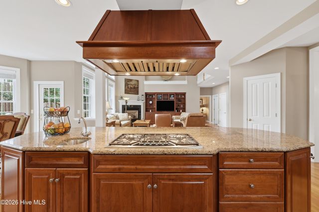 3637 Players Club Drive SE, Southport, NC 28461