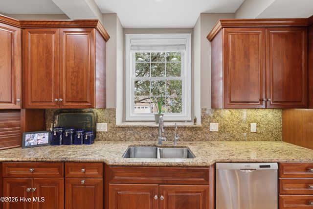 3637 Players Club Drive SE, Southport, NC 28461