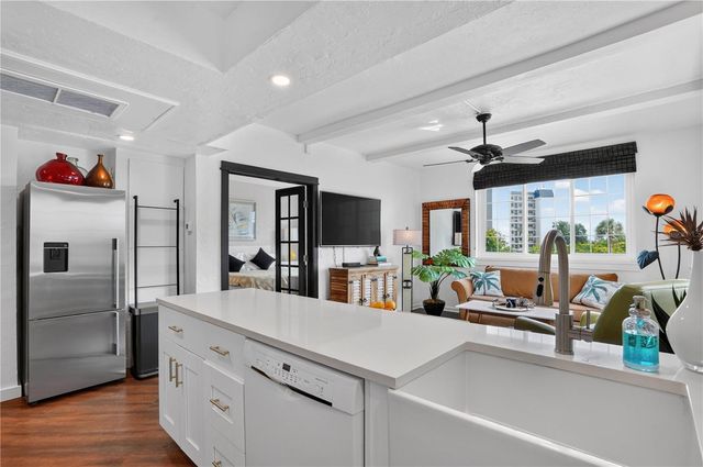 238 TAMPA AVENUE W 221, Venice, FL 34285