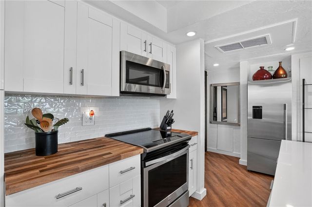 238 TAMPA AVENUE W 221, Venice, FL 34285