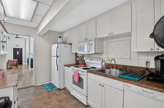238 TAMPA AVENUE W 221, Venice, FL 34285
