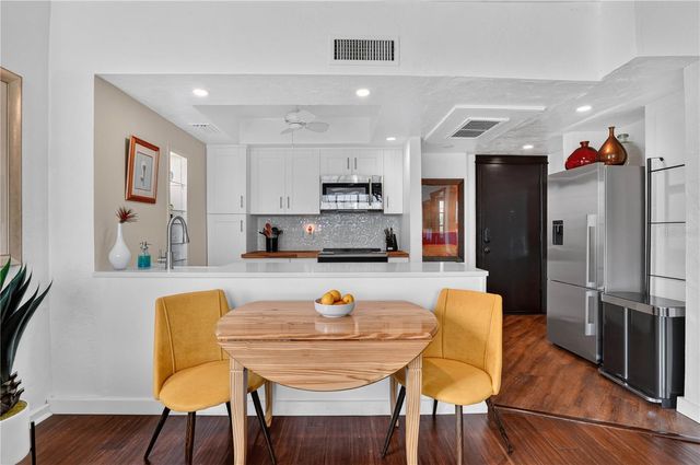 238 TAMPA AVENUE W 221, Venice, FL 34285