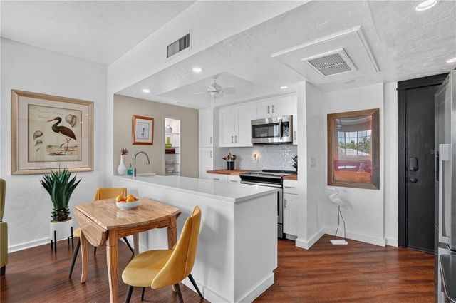 238 TAMPA AVENUE W 221, Venice, FL 34285