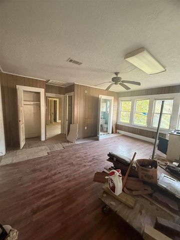 730 W Lee Street, Sour Lake, TX 77659