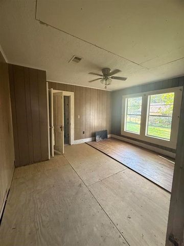 730 W Lee Street, Sour Lake, TX 77659