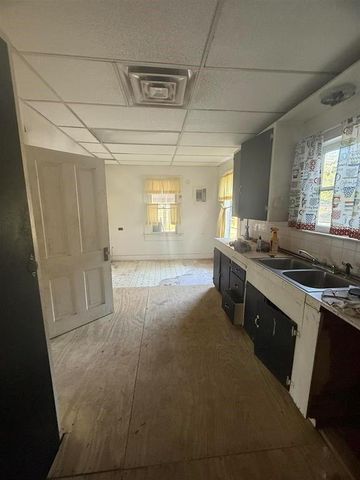 730 W Lee Street, Sour Lake, TX 77659