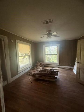 730 W Lee Street, Sour Lake, TX 77659