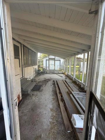 730 W Lee Street, Sour Lake, TX 77659