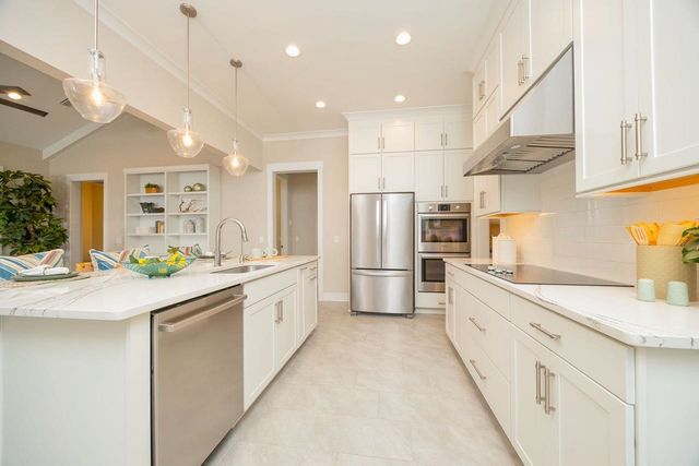 522 Ridgeway Rd, St Augustine, FL 32080