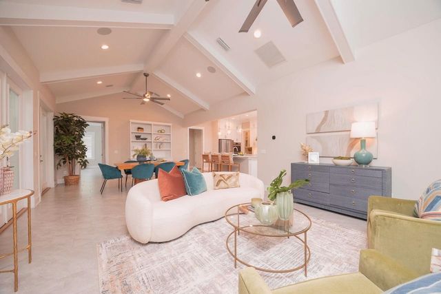 522 Ridgeway Rd, St Augustine, FL 32080