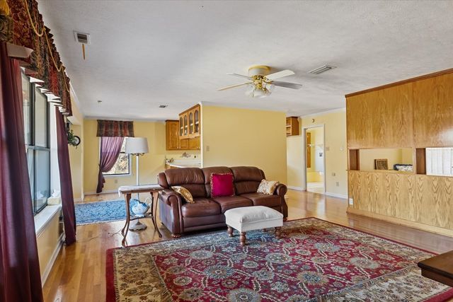 3885 Delina Rd, Cornersville, TN 37047