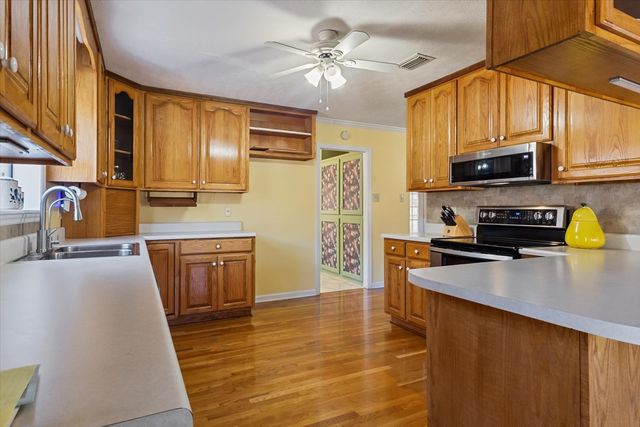 3885 Delina Rd, Cornersville, TN 37047