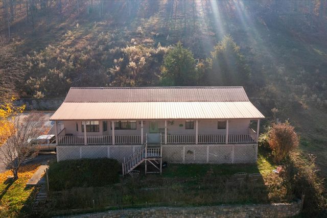 3885 Delina Rd, Cornersville, TN 37047