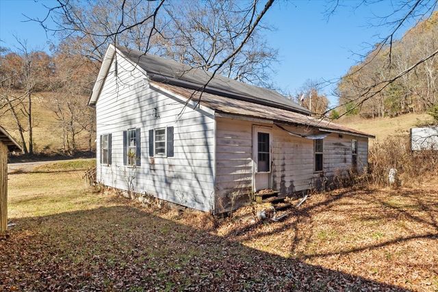 3885 Delina Rd, Cornersville, TN 37047