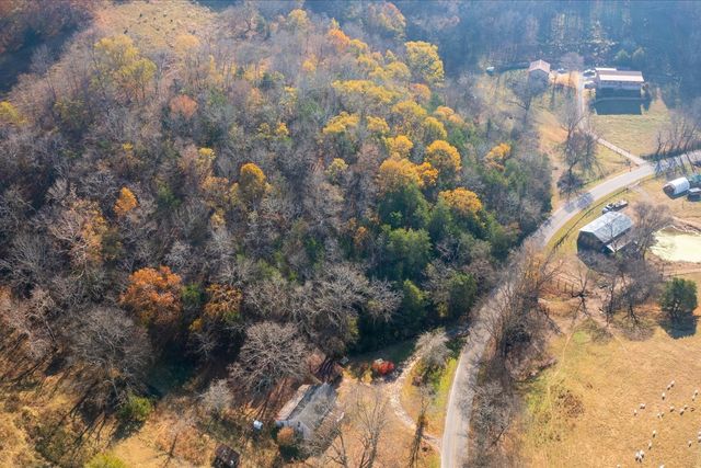 3885 Delina Rd, Cornersville, TN 37047