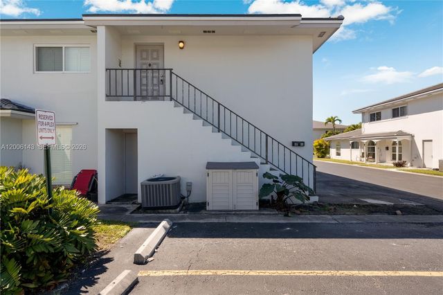 8048 SW 80 AVE 8048, Miami, FL 33143