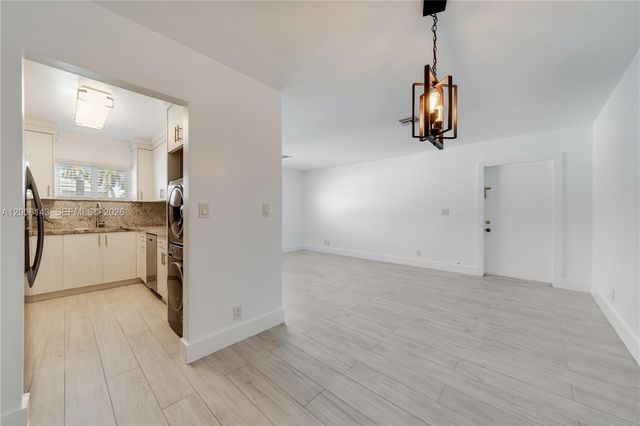 8048 SW 80 AVE 8048, Miami, FL 33143