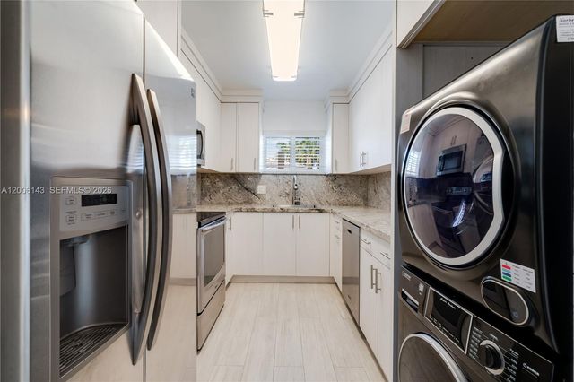 8048 SW 80 AVE 8048, Miami, FL 33143