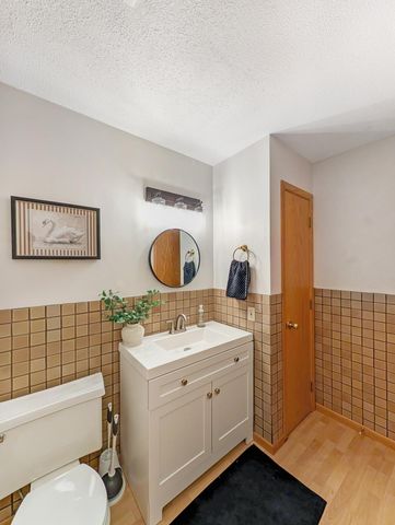 1648 Hickory Lane, Eagan, MN 55122