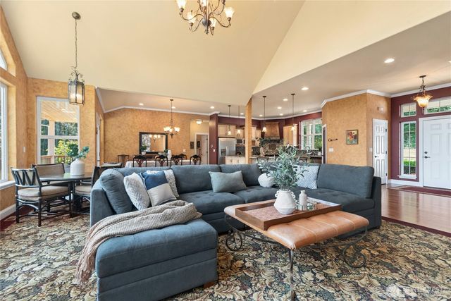 2 201st Avenue NE, Snohomish, WA 98290