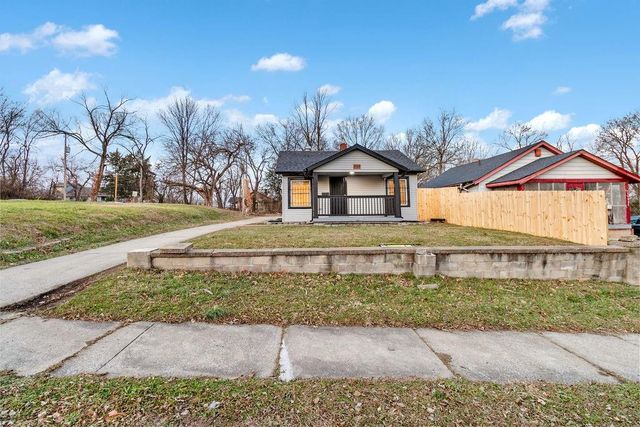 4504 E 43rd Street, Kansas City, MO 64130