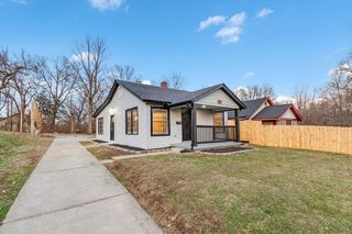 4504 E 43rd Street, Kansas City, MO 64130