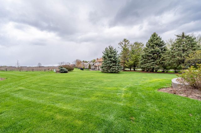 3500 Bunker Hill Drive, Algonquin, IL 60102