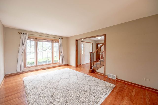 3500 Bunker Hill Drive, Algonquin, IL 60102