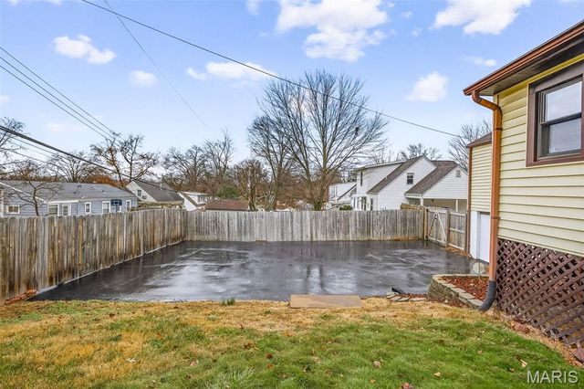 6919 Greenholly Drive, Affton, MO 63123