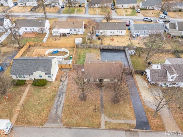 6919 Greenholly Drive, Affton, MO 63123