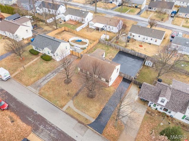 6919 Greenholly Drive, Affton, MO 63123