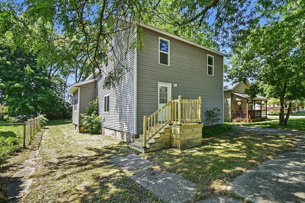 1917 Van Buren Street, Saginaw, MI 48602