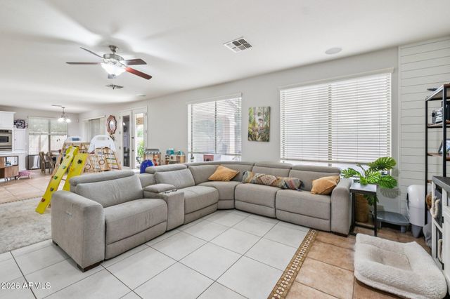 4319 W DIBURGO Drive, New River, AZ 85087