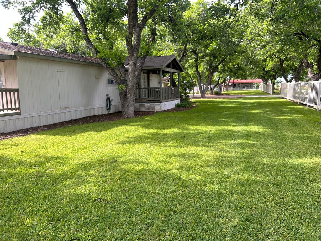Image 5 of property listing at 3105 Fruitland Farm Court, San Angelo, TX 76903