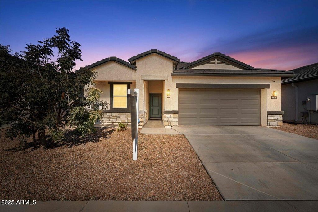 7824 W PAYSON Road, Phoenix, AZ 85043