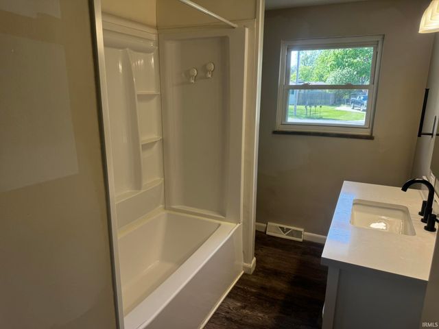7230 Penrose Drive, Fort Wayne, IN 46835