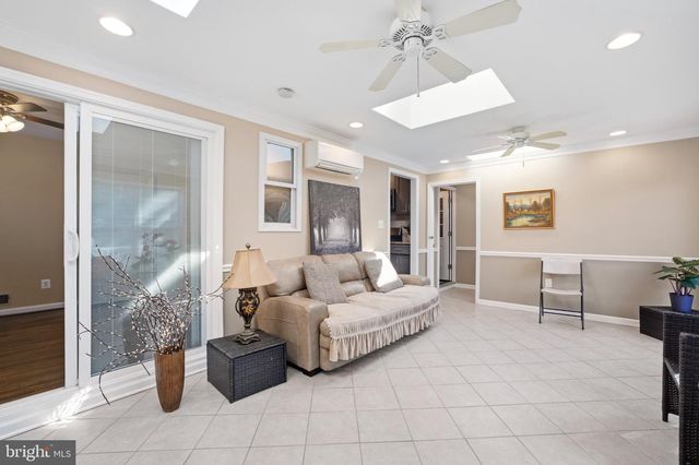 629 W LYNFIELD DR, Rockville, MD 20850