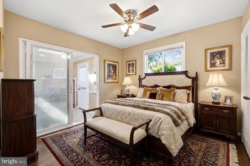 Image 21 of property listing at 629 W LYNFIELD DR, Rockville, MD 20850