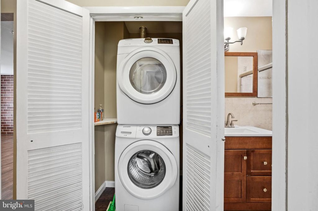 Image 25 of property listing at 629 W LYNFIELD DR, Rockville, MD 20850