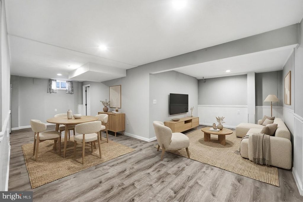 Image 39 of property listing at 629 W LYNFIELD DR, Rockville, MD 20850