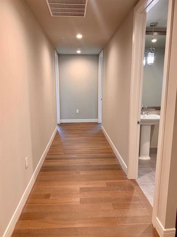 2323 N Akard Street 1501, Dallas, TX 75201