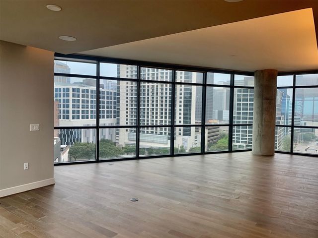 2323 N Akard Street 1501, Dallas, TX 75201