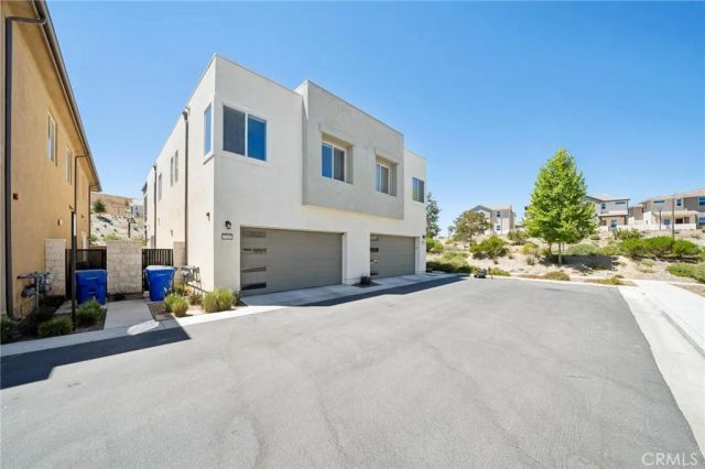 27262 Narrowleaf Willow Lane, Valencia, CA 91381