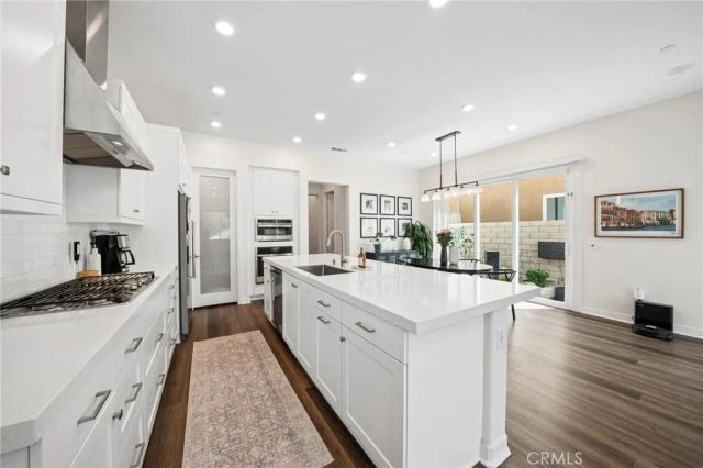 27262 Narrowleaf Willow Lane, Valencia, CA 91381
