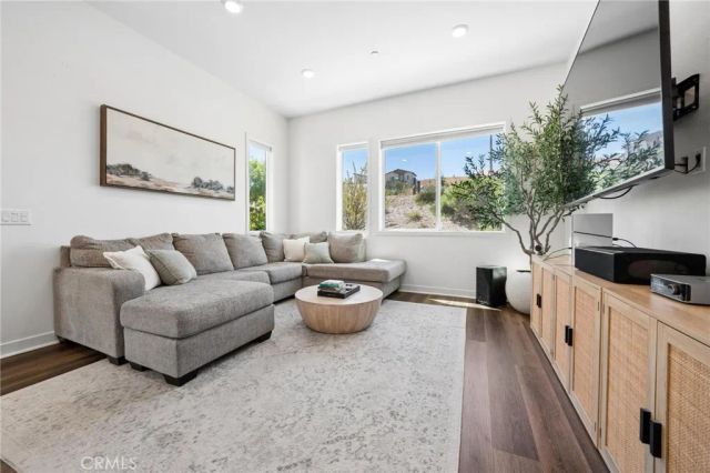 27262 Narrowleaf Willow Lane, Valencia, CA 91381