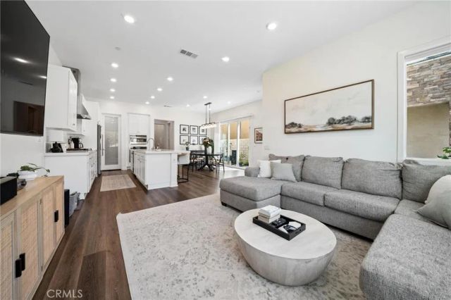 27262 Narrowleaf Willow Lane, Valencia, CA 91381