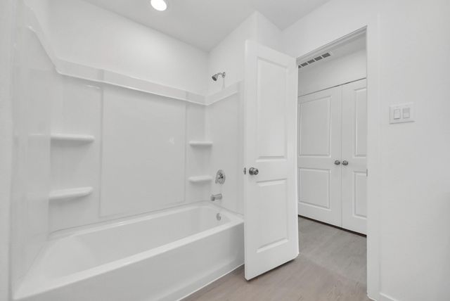 1031 Garnet Rain Circle, Beasley, TX 77417