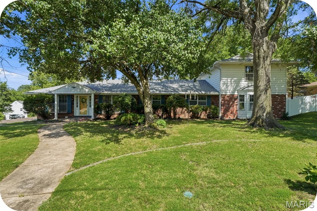 8700 S Laclede Station Road, Unincorporated, MO 63123